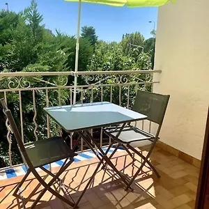 Appartement La Garde : Joli Dans Résidence, La Garde (Var)